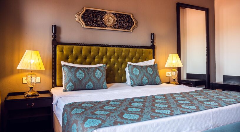 Marble Arch Hotel By Perili