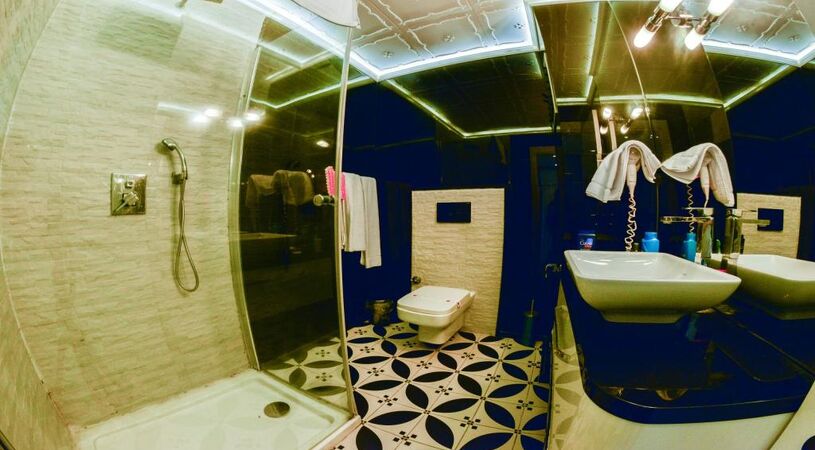 Wox ew Hotel