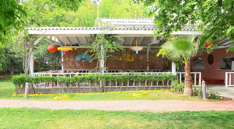 Queens Park Le Jardin