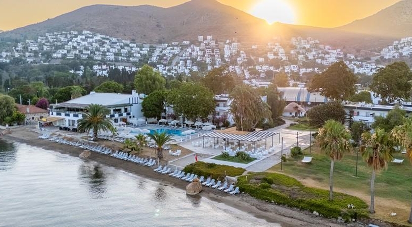 Luna Beach Hotel
