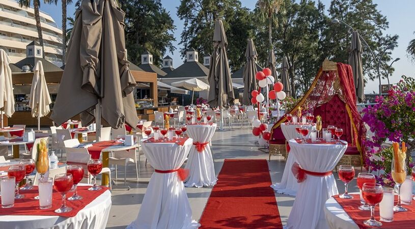 The Grand Blue Sky International Hotel