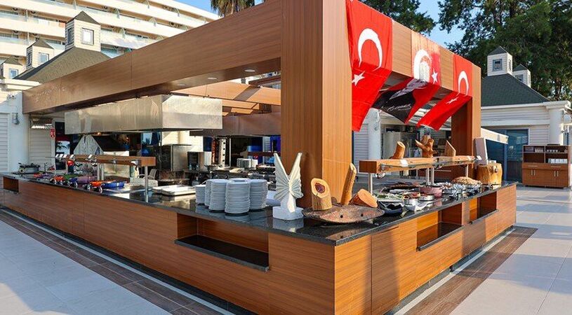 The Grand Blue Sky International Hotel