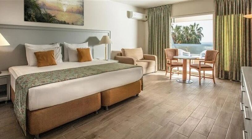 The Grand Blue Sky International Hotel