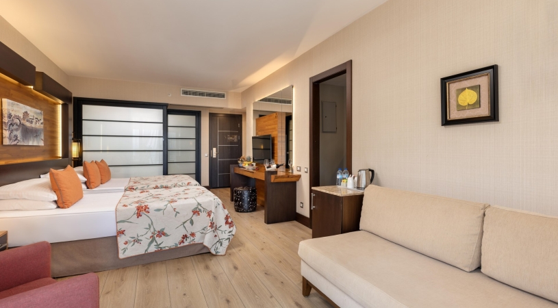 Limak Lara Deluxe Hotel & Resort