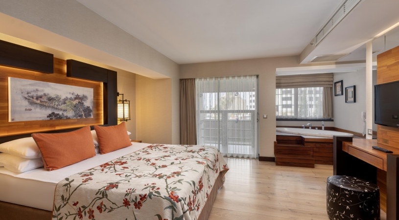 Limak Lara Deluxe Hotel & Resort