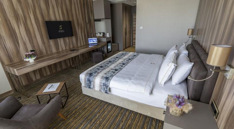 Shimall Deluxe Hotel