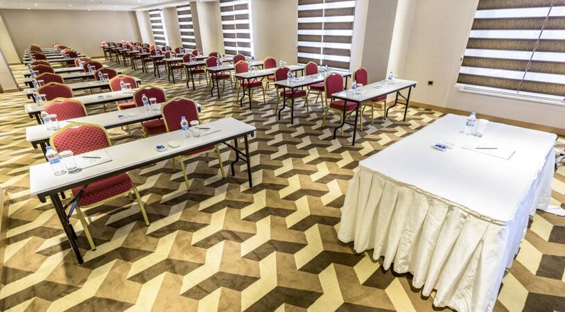 Shimall Deluxe Hotel