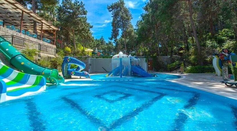 Utopia World Hotel