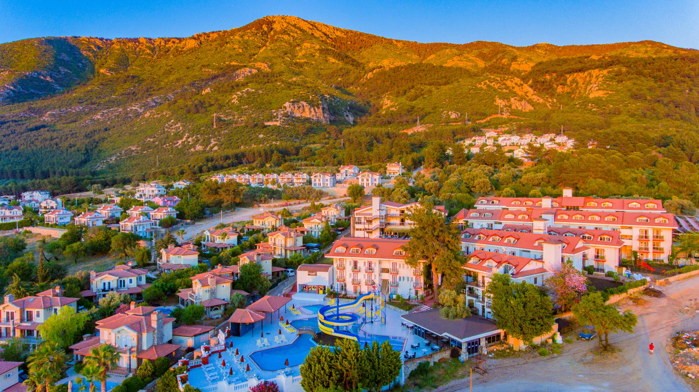 Sunshine Holiday Resort