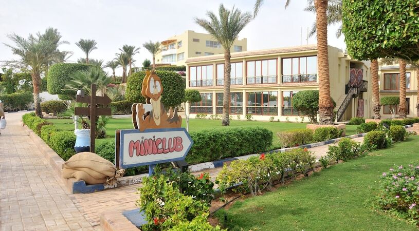 Grand Oasis Resort