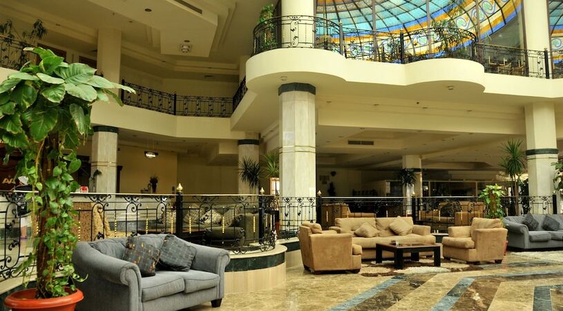 Grand Oasis Resort