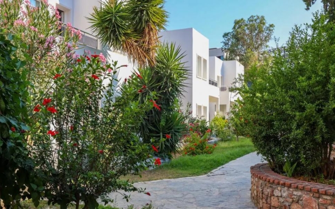 Leo Beach Resort +16 / 4 Gece 5 Gün