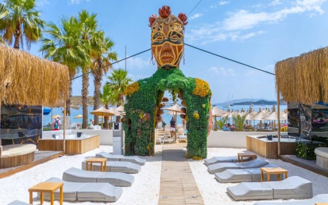 Leo Beach Resort +16 / 4 Gece 5 Gün