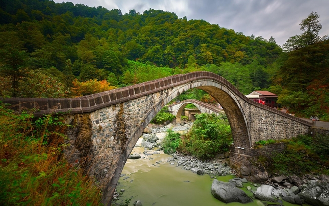 Uçaklı Karadeniz Yaylaları ve Batum Turu (3 Gece Otel Konaklamalı)