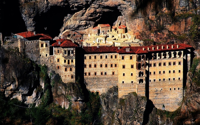 Uçaklı Karadeniz Yaylaları ve Batum Turu (3 Gece Otel Konaklamalı)