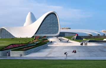 Bakü Türk Hava Yolları ile