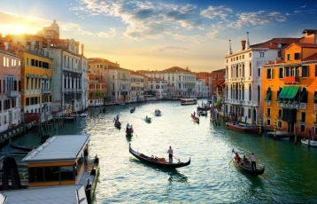  İzmir Kalkışlı İtalya Serüveni Corendon Hava Yolları ile 7 Gece NAP-BGY